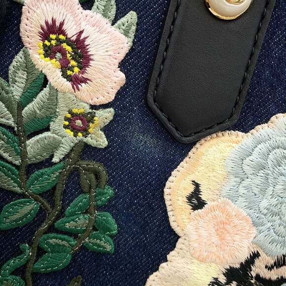 GUCCI Authentic Black Canvas Tote Bag - Picture 8 of 16